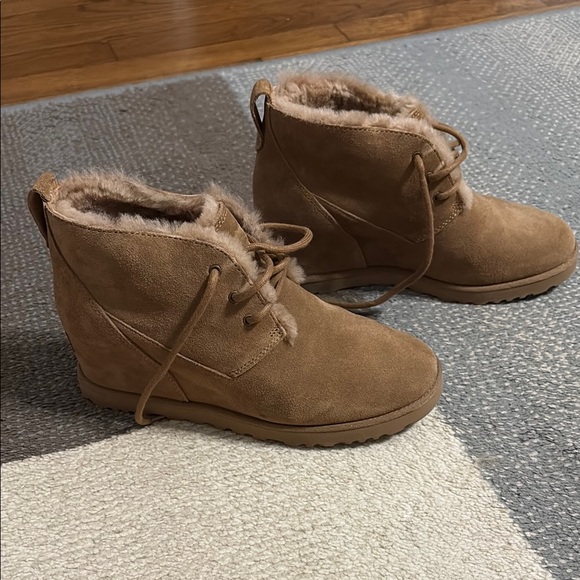 UGG Tan Winter Boots with Suede Finish - Picture 1 of 6